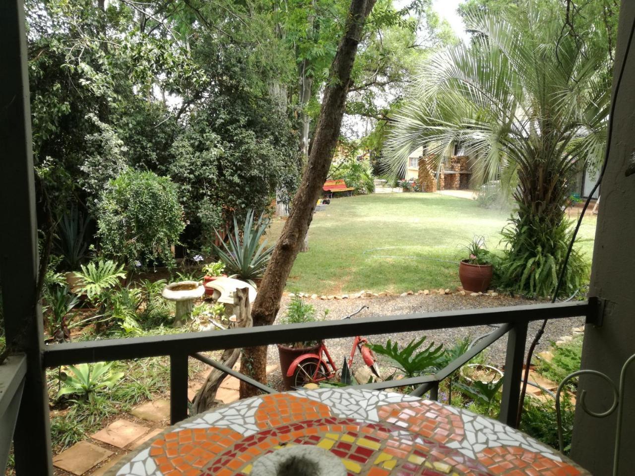 Adam'S Eden Guest House Pretoria-Noord Eksteriør bilde